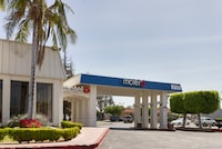 Motel 6 Claremont, CA