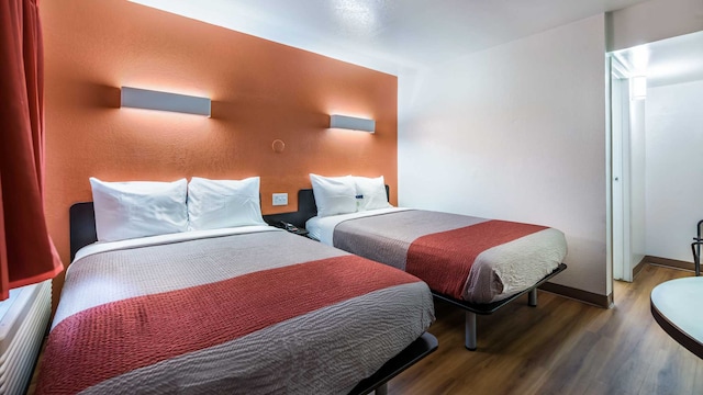 2 FULL BEDS | SMOKING