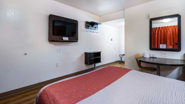 1 QUEEN BED | SMOKING