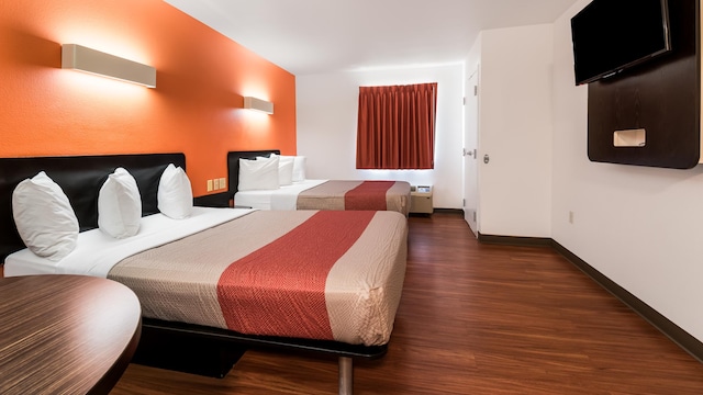 2 Full Beds | Mobility Access RI Shower Nsmk