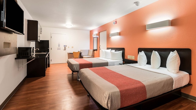 2 Full Beds | Mobil Access Tub Nsmk Kitchen