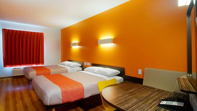 2 Queen Beds | Mobil Access Tub Nsmk Kitchen