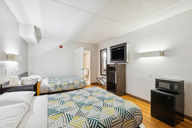 2 Full Beds | ADA/RI Shower/Micfridge