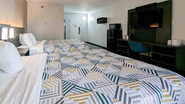 2 Full Beds | ADA/RI Shower/Premium/Micfridge