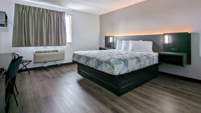 1 King Bed | Non- Smoking