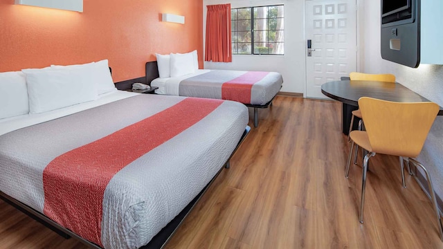 2 Queen Beds | Mini Fridge