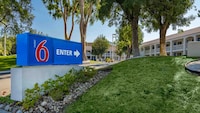Motel 6 Thousand Oaks, CA