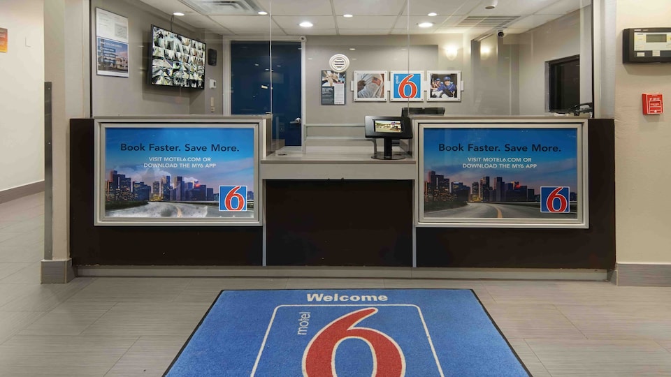 Motel 6 Fort Worth, TX - Downtown East, C76103, Fort Worth TX