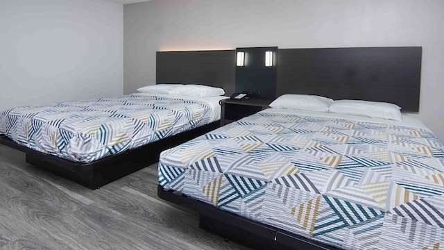 2 Queen Beds | Smoking