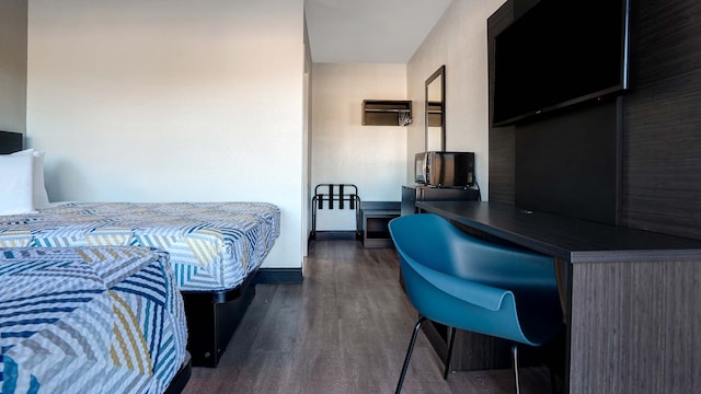 2 Full Beds | Micfridge