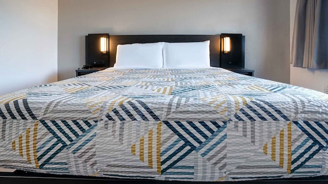 1 Queen Bed | ADA/RI Shower/Micfridge