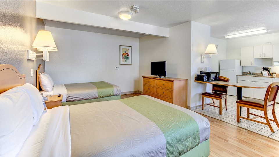 Studio 6 Extended Stay - Kissimmee, FL - Orlando, C34746-1, Kissimmee