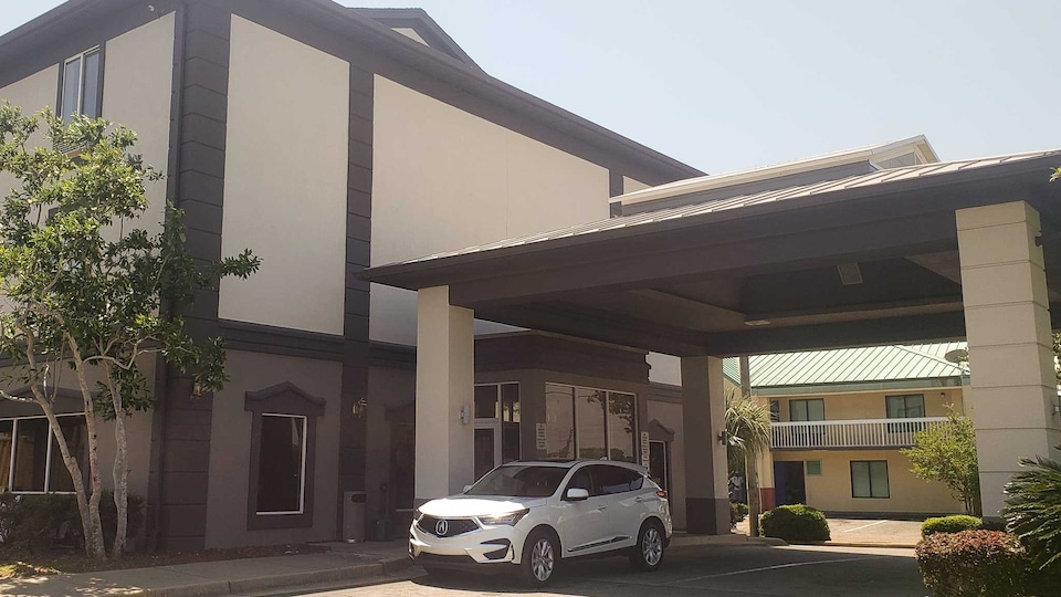 Motel 6 Mobile, AL – Airport Blvd, C36608, Mobile AL