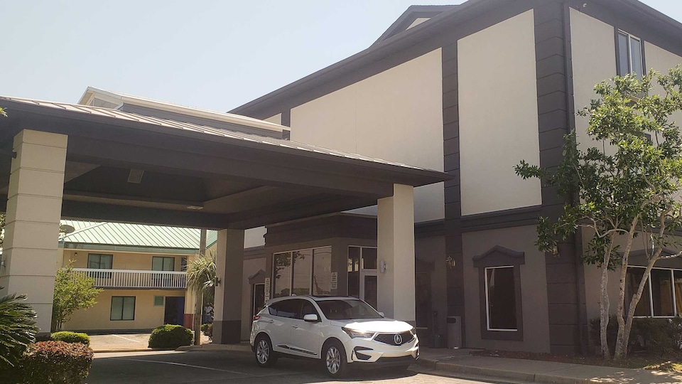Motel 6 Mobile, AL – Airport Blvd, C36608, Mobile AL