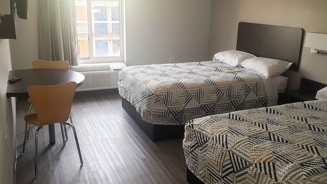 2 Full Beds | Smoking