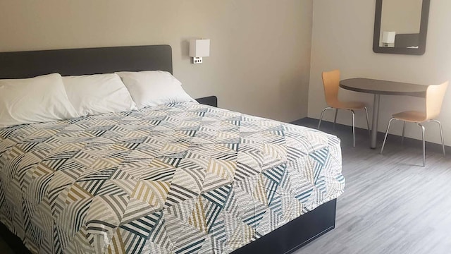 1 King Bed | Non-Smoking