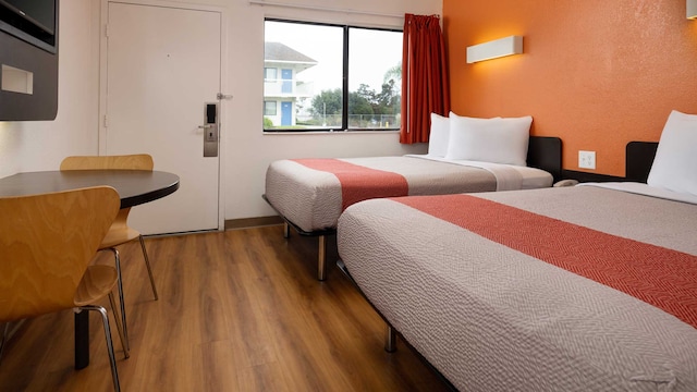 2 Full Beds | Mini Fridge