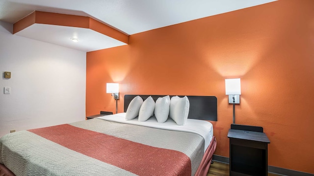 1 King Bed | Non-Smoking, Micfridge