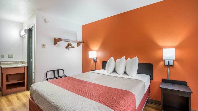 1 Queen Bed | Suite, Non-Smoking, Micfridge