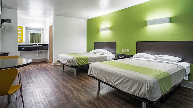 2 QUEEN BEDS | SMOKING