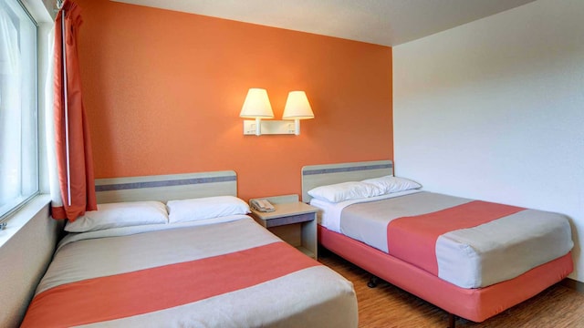 2 Full Beds | Micfridge