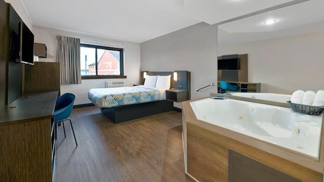 1 Queen Bed | Non-Smoking, Hot Tub