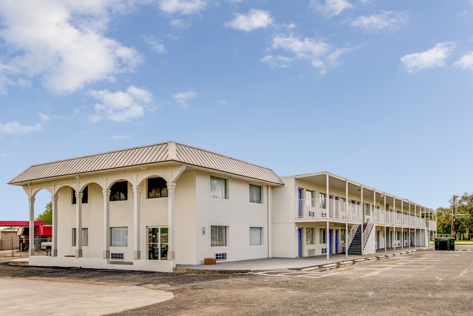 Motel 6 Waco, TX - Lacy Lakeview, Waco, Waco