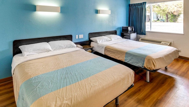 2 Queen Beds | Smoking