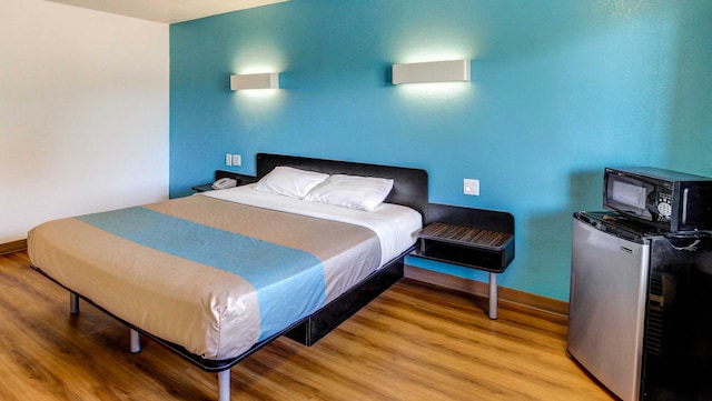 1 King Bed | Non-Smoking