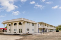 Motel 6 Waco, TX - Lacy Lakeview