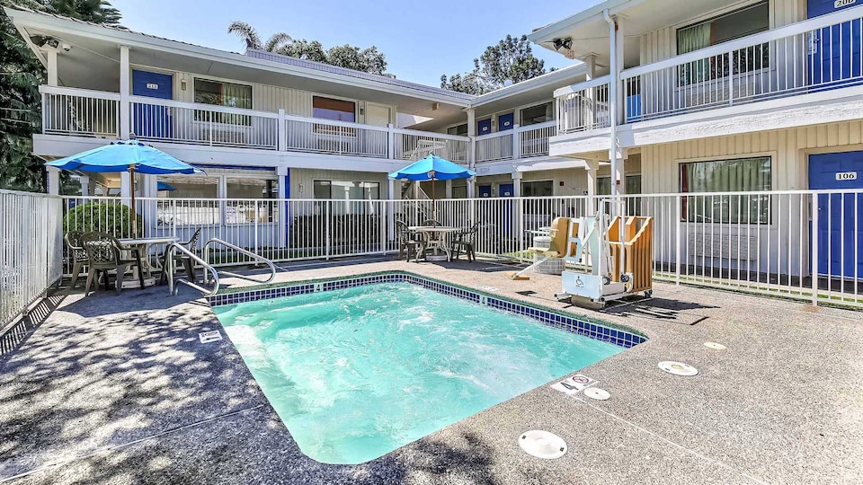 Motel 6 Oakland, CA - Embarcadero, Oakland, Oakland