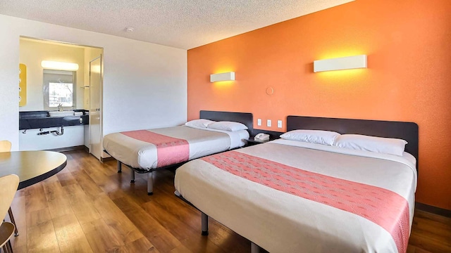 2 Queen Beds | Deluxe, Micfridge