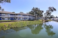 Motel 6 Oakland, CA - Embarcadero