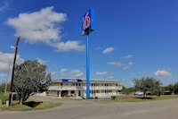 Motel 6 Kingsville, TX