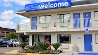 Motel 6 Kingsville, TX
