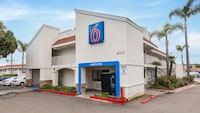 Motel 6 Carlsbad, CA - Near Legoland