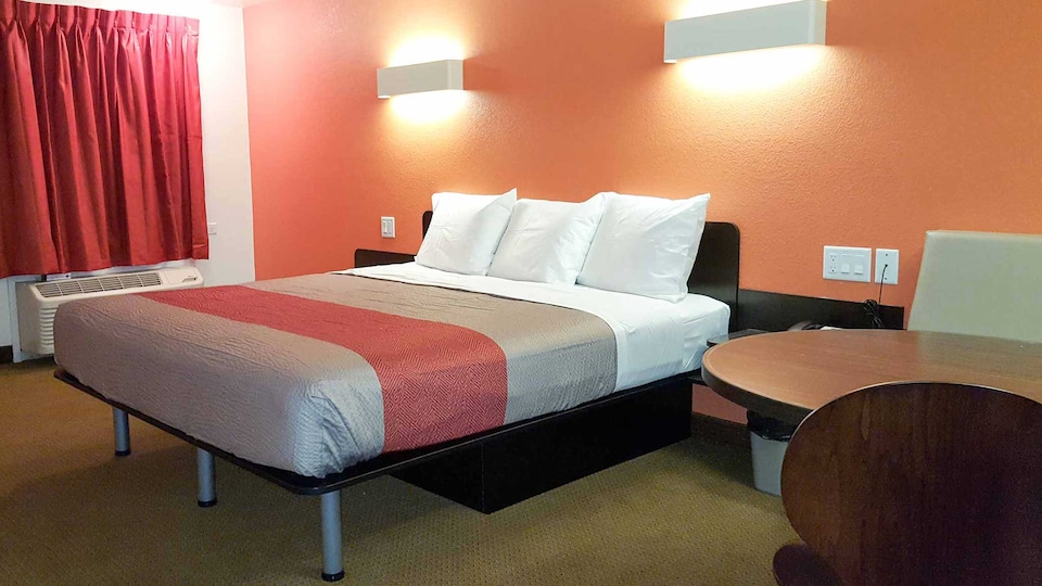 Motel 6 Erie, PA, Erie, Erie