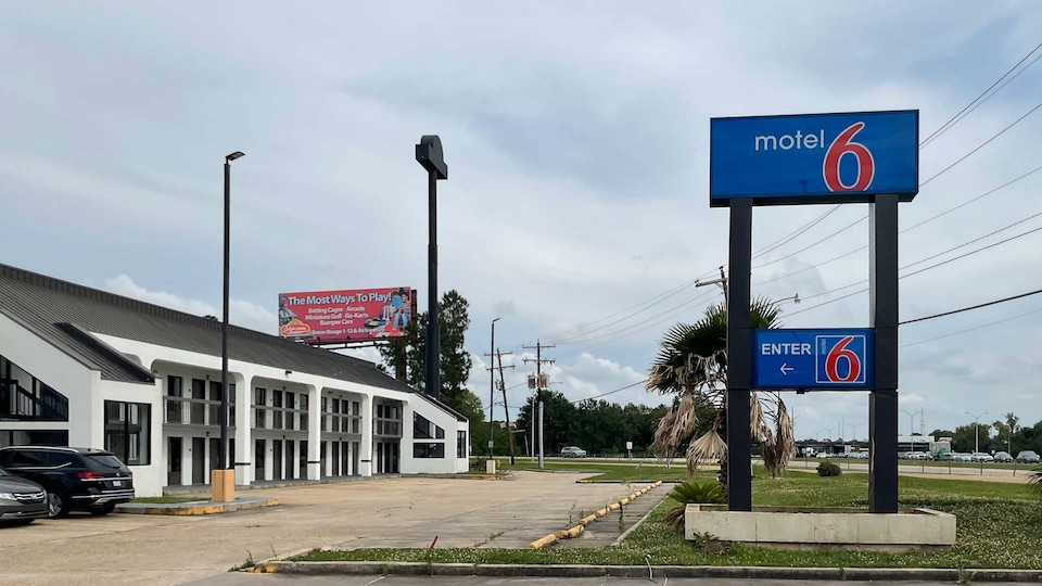 Motel 6 Baton Rouge, LA - East - I-12, C70816, Baton Rouge LA