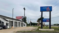 Motel 6 Baton Rouge, LA - East - I-12