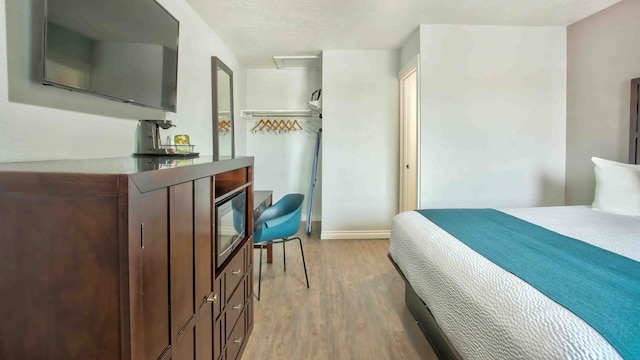 1 King Bed | Non-Smoking, Micfridge