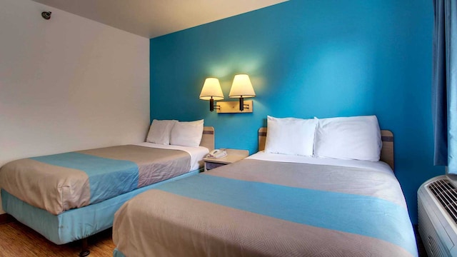 2 Full Beds | Mobility Access RI Shower Nsmk