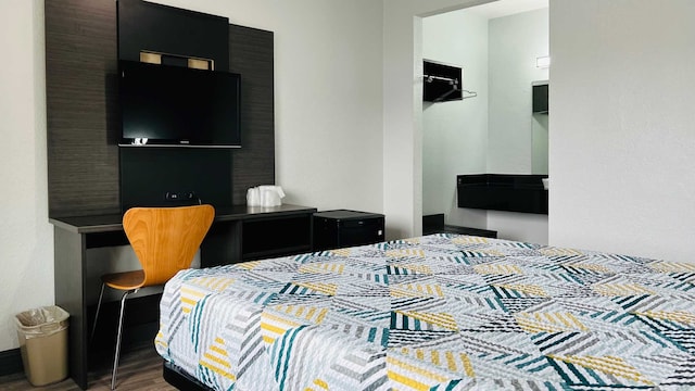 1 Queen Bed | ADA/RI Shower