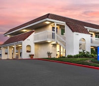 Studio 6 Suites Carpinteria, CA–Santa Barbara-South
