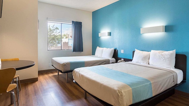 2 Full Beds | Mobility Accessible Tub Nsmk