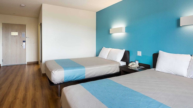 2 Full Beds | Non-smoking