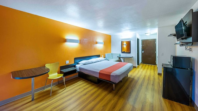 1 King Bed | Suite, Smoking