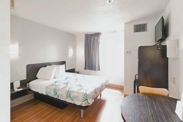 1 Queen Bed | ADA/RI Shower/Non-Smoking