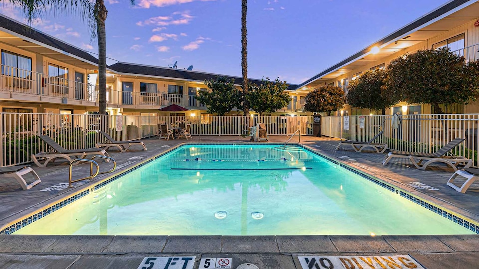 Motel 6 Temecula, CA - Historic Old Town, Temecula, Temecula