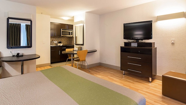 1 Queen Bed | Non-Smoking