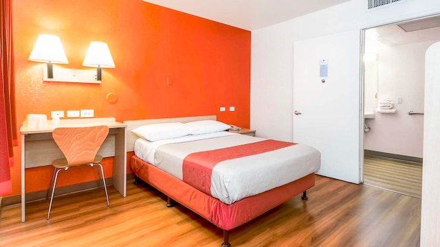 1 Full Bed | ADA/Tub